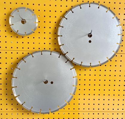 Chất lượng cao 230 × 2.6 / 1.8 × 10 × 16T Huachang 9 inch Bê tông đá hoa cương hàn bằng tia laser Lưỡi cưa kim cương cắt khô